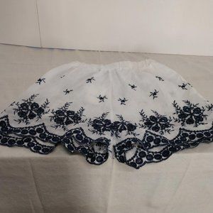 NWT Zaful Embroidered Shorts-Medium